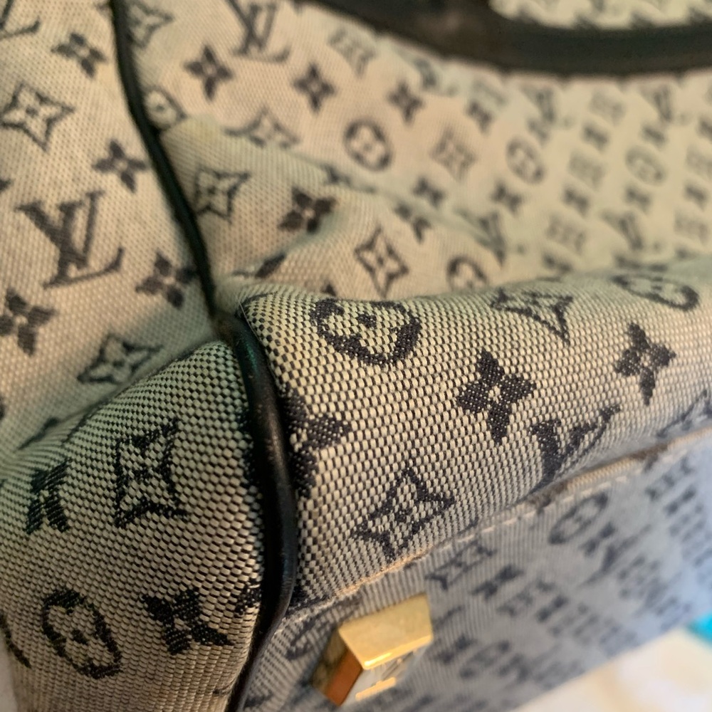 Authentic Louis Vuitton Josephine Navy and Cream Monogram Tote/Handbag - Picture 4 of 16